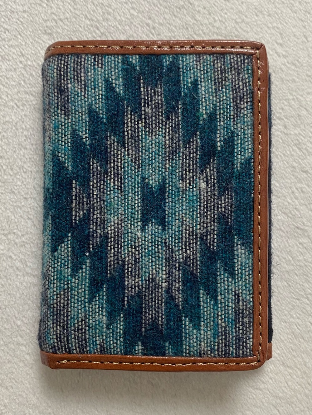 Tony Lama Genuine Leather Boho/Southwest Fabric Pattern Tri Fold Wallet - Picture 2 of 10